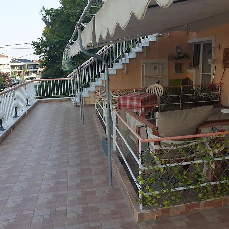 Anna Apartments Néa Péramos Bagian luar foto