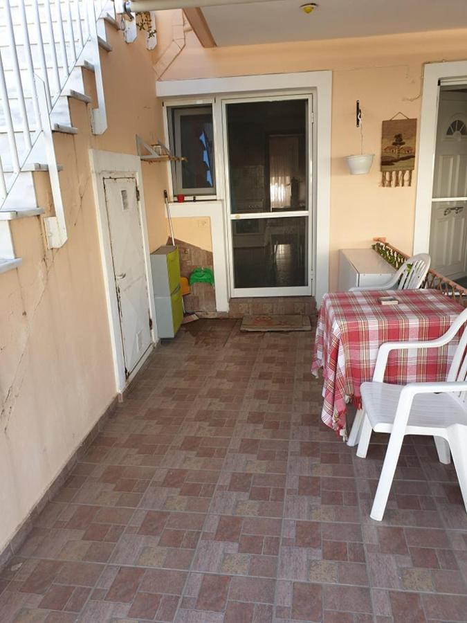 Anna Apartments Néa Péramos Bagian luar foto