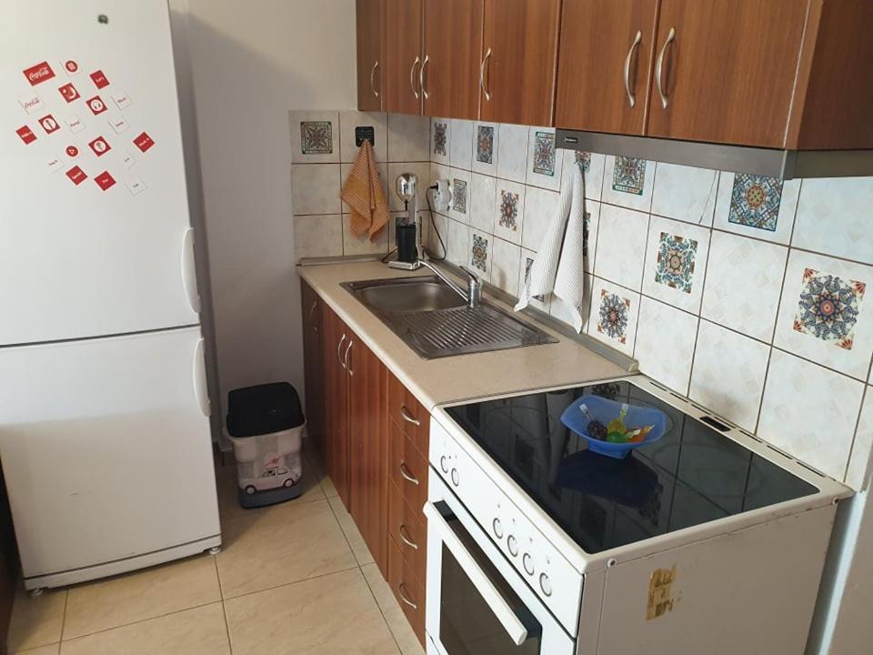 Anna Apartments Néa Péramos Bagian luar foto